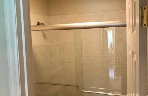 Quincy Condo | #108 Condo near large pool & shuttle to Gorge Amp-book separately