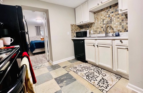 Pittsburgh Apartment | 1087 Windsor