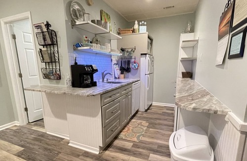 Isle of Palms Condo | #109 Heart of IOP 1st Fl Studio 4 Min Walk 2 Beach