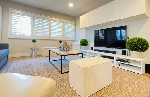 Los Angeles County Apartment | 10B Venice Beach Access Stay