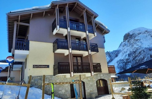 Saint-Martin-de-Belleville Apartment | 10m from ski lifts, view mountain, balcony, tv, ski locker, 48m², Saint Martin de Belleville