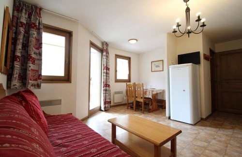 Val Cenis Apartment | 10m from ski slopes, 2nd floor, balcony, parking, tv, ski locker, 34m², Val Cenis