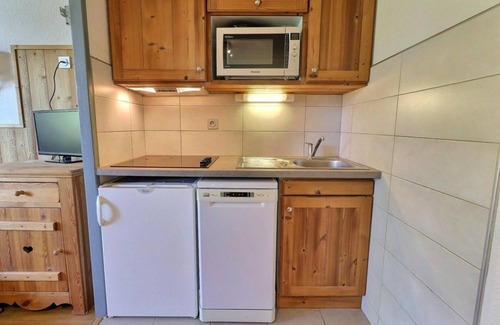 La Perriere Apartment | 10m from ski slopes, 9th floor, balcony, ski locker, 31m², La Tania