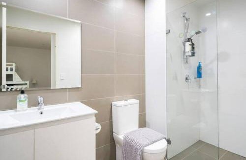 Mascot Apartment | 10M Lovely 2Bedroom Abnb Apartment near Airport & City with Free parking