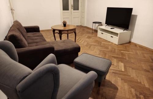 Josefstadt Apartment | 10min RathausVienna 2