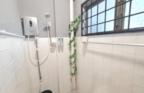 Taman Dato Haji Abdul Samad Apartment | 10pax BAYU BEACH, SEASIDE, WATERSPORT, Pool, Bbq, Wifi, 50"TV