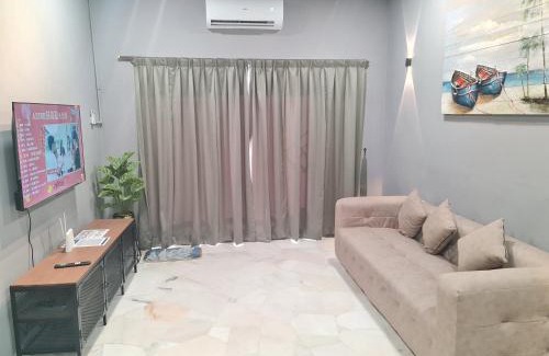 Taman Dato Haji Abdul Samad Apartment | 10pax BAYU BEACH, SEASIDE, WATERSPORT, Pool, Bbq, Wifi, 50"TV