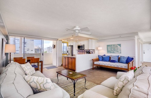 Diamond Head - Kapahulu - St. Louis Condo | 10th Floor Oceanfront🕊'Piece of Heaven'🕊for your Honolulu vacation