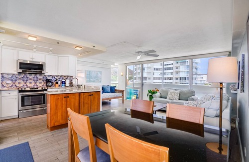 Diamond Head - Kapahulu - St. Louis Condo | 10th Floor Oceanfront🕊'Piece of Heaven'🕊for your Honolulu vacation