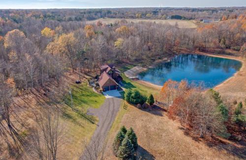 Fennville House | 11 Acre Wood - Cabin getaway - fishing & swimming pond - hot tub