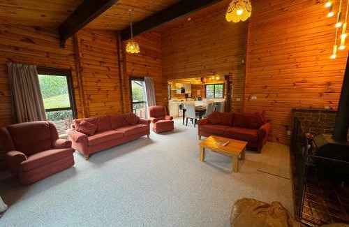 Hanmer Springs House | 11 Alpine Avenue