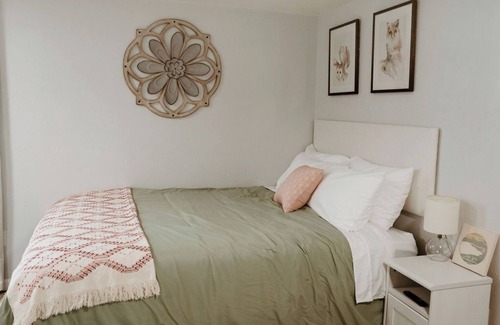 Luzerne Cabin | 11 Bedroom Lodge, Private Bathrooms, Sleeps 28, Huron National Forest