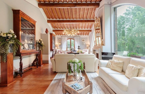 Orentano Villa | 11 bedrooms Luxury Farmhouse, Private Pool, Jacuzzi, Private Tennis