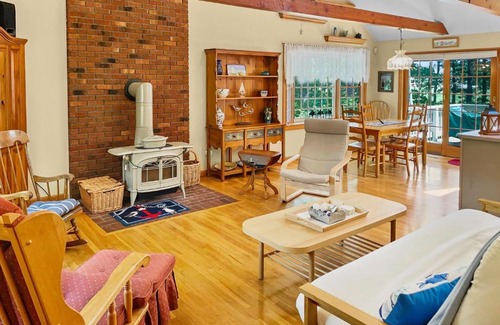 Harwich Center House | 11 Cranwood Road Harwich Cape Cod- -Aoibhneas