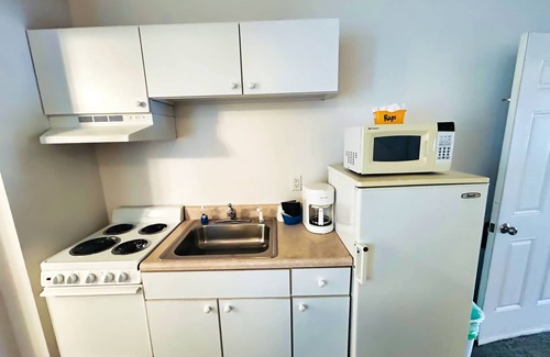 Lake City Apartment | 11 Family Lakefront Studios on Lake Missaukee - Sleeps 40