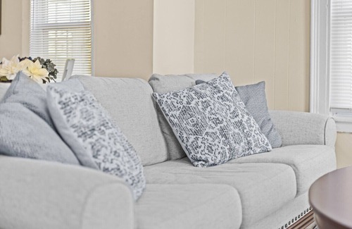Old North End Apartment | 11 Lafountain · 2BR in the ♥ of Burlington with Off Street Parking