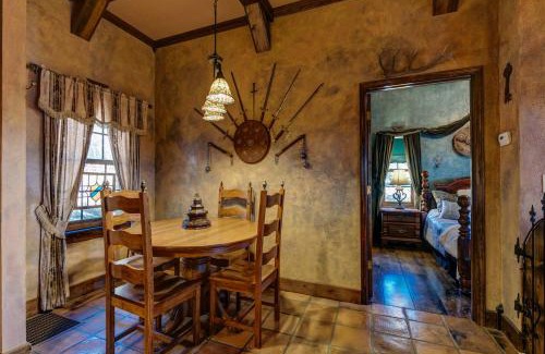 Murphy Villa | 11 Mi to Dtwn Murphy Gem with Hot Tub and Mtn Views!