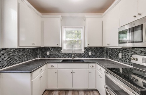 Petersburg House | 11 Mi to Fort Lee: 30-Acre Retreat w/Scenic Views