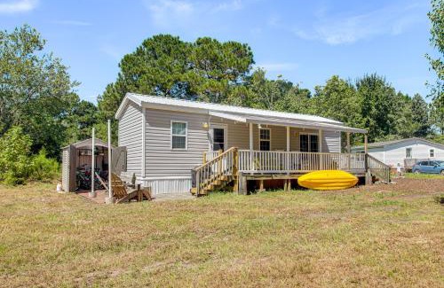 Hampstead House | 11 Mi to ICW Coastal Carolina Home with Pool Access