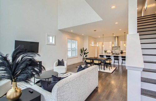 Berry Hill House | 11- Modern Retreat - The Music City Collection