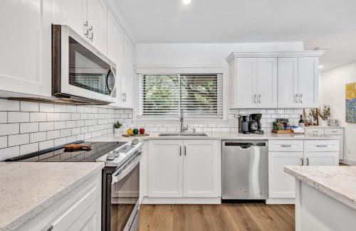 Lawton Woods House | 11 Pender Lane