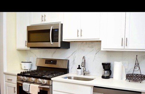 Weehawken House | 11 room 3 Clean,safe neighborhood