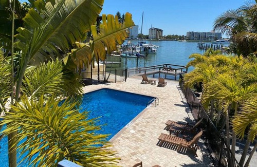 Bay Esplanade Apartment | 11 · Surf n Sand Studio Apartment by the Water 11