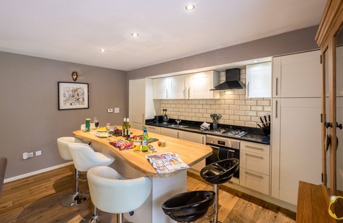 Fort Augustus Cottage | 11 The Courtyard Cottages: Luxury Holiday Accommodation - Pet Friendly