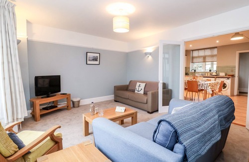 Southwold Cottage | 11 THE CRAIGHURST, family friendly, with a garden in Southwold