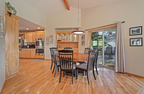 Sunriver House | 11 Tournament 5 Bedroom Home by RedAwning