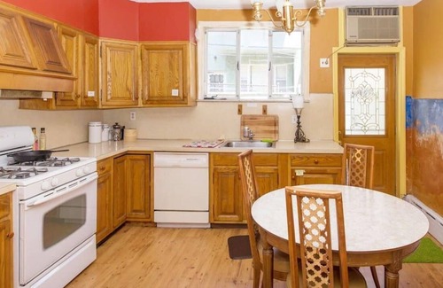 South Philadelphia Apartment | 1105 Tree Street in Philadelphia
