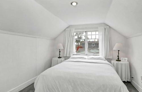 Balboa Island House | 1106 Park Avenue
