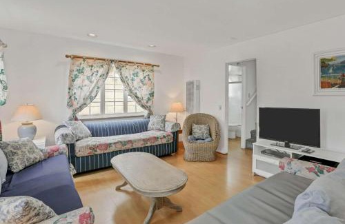 Balboa Island House | 1106 Park Avenue