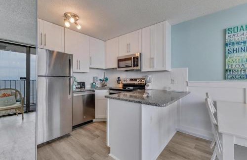 Wilmington Beach Apartment | 1108 Ocean Serenity condo