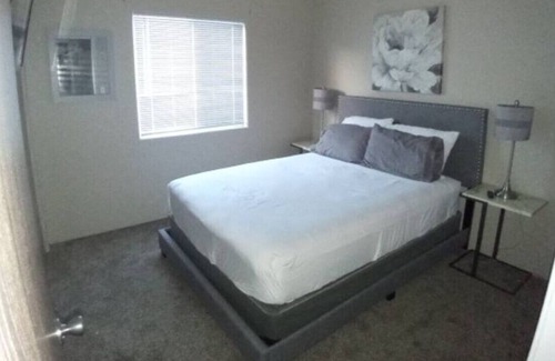 Palo Verde House | 1109-2 Camilla · Bright & Cozy Accommodation with Indoor Fireplace