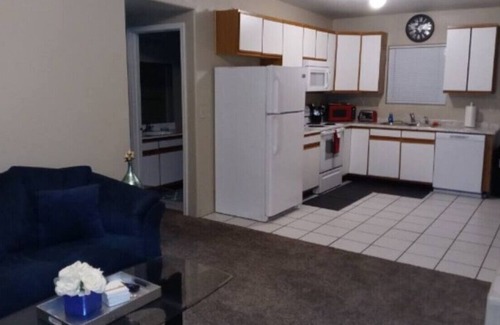 Palo Verde House | 1109-2 Camilla · Bright & Cozy Accommodation with Indoor Fireplace