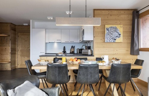 Les Eucherts Apartment | 110m² apartment, full services 4 *, 3 bedrooms, 3 bathrooms/d, south balcony and 2 parking spaces