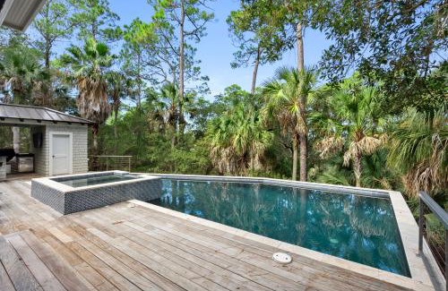 Vanderhorst Plantation House | 113 Blue Heron Pond Road by Akers Ellis Rentals