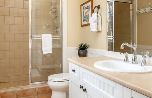 Oroville House | 113 Malarkey Lane (Beach Front)