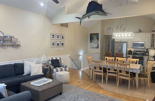 Sea Isle City House | 114 44th St. Close to Beach, Restaurants, and Bars in downtown Sea Isle