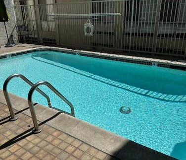 West Hollywood Bed & Breakfast | 1140 Alta Loma
