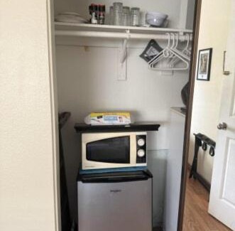 West Hollywood Bed & Breakfast | 1140 Alta Loma