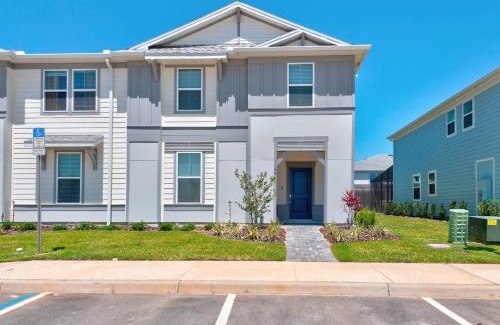 Four Corners House | 1149 Spacious Family 5-Bedroom Townhome