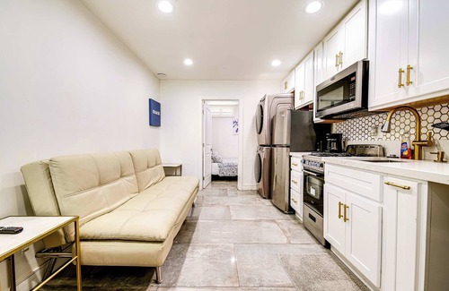 Santa Ana Apartment | 114C - Golden Trim - Downtown Digs