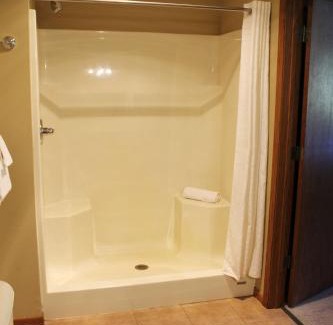 Eagle River House | 115, Lower Duck Lake Condo