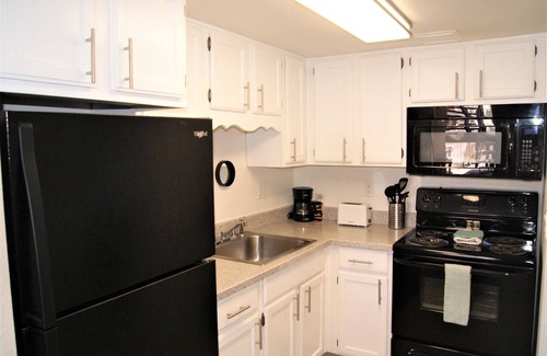 New Papago Parkway Apartment | 117 Upscale Greenbelt Oasis | Heated Pool, Premium Cable, Private Patios