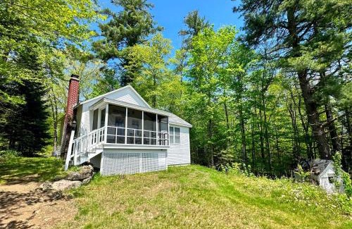 Sugar Hill House | 11G Quintessential New England Cottage with Fantastic Views Pool gym passes