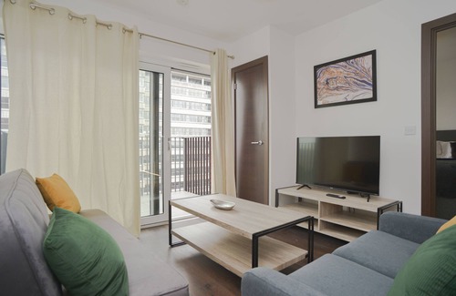 Southend-on-Sea Apartment | 11th Floor,Newly built 2-bedroom flat in Central Southend, free parking