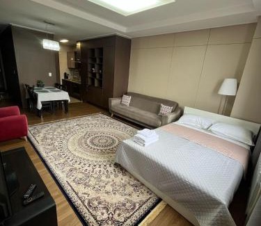 Almaty District Apartment | 12 эт Хайвилл 2х комн кв с шикарным видом на Мечеть Хазрет Султан на 1-6 гостей
