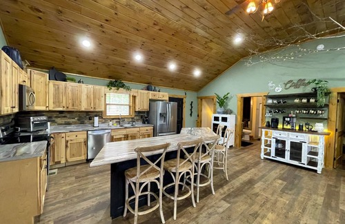 La Follette Cabin | 12 bdrm covered dock, hot tub, cwby pool, sleeps 46, “Mountain Ridge”
